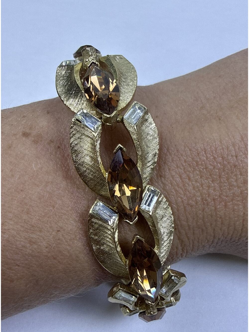 Vintage Lisner Gold Tone Textured Link Bracelet Amber Rhinestones